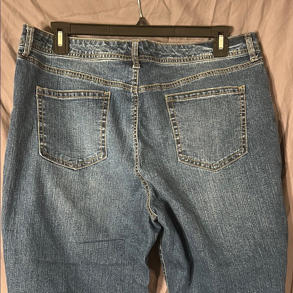 Bandolino Blue Denim Capri Pants Relaxed Fit 18 - Picture 7 of 8